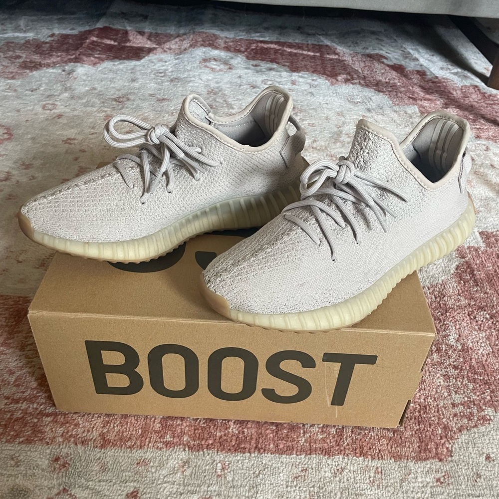 Adidas Yeezy Boost 350 V2 Sesame Color, Size 9